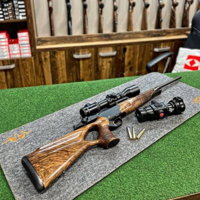 👉🏻 Ďalší spokojný zákazník si od nás odnáša opakovaciu guľovnicu BLASER R8 Success v drevenom prevedení, v kalibri 8x5...